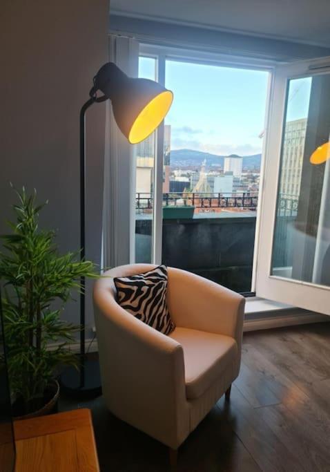 City Centre Top Floor Apartment In Belfast City Centre Εξωτερικό φωτογραφία